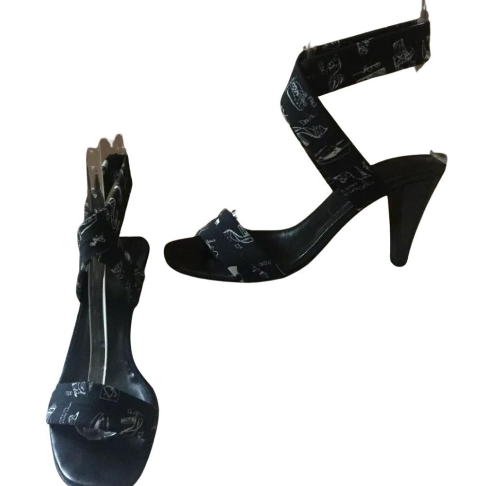 Donald Pliner Couture Sandal Shoe Crepe Elastic Ankle Wrap B&W $240 Leather